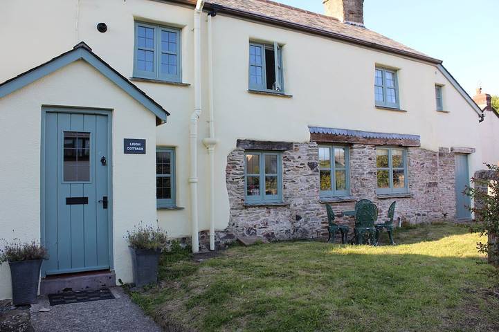 Vacation rental for 7 people, with yard in Devon