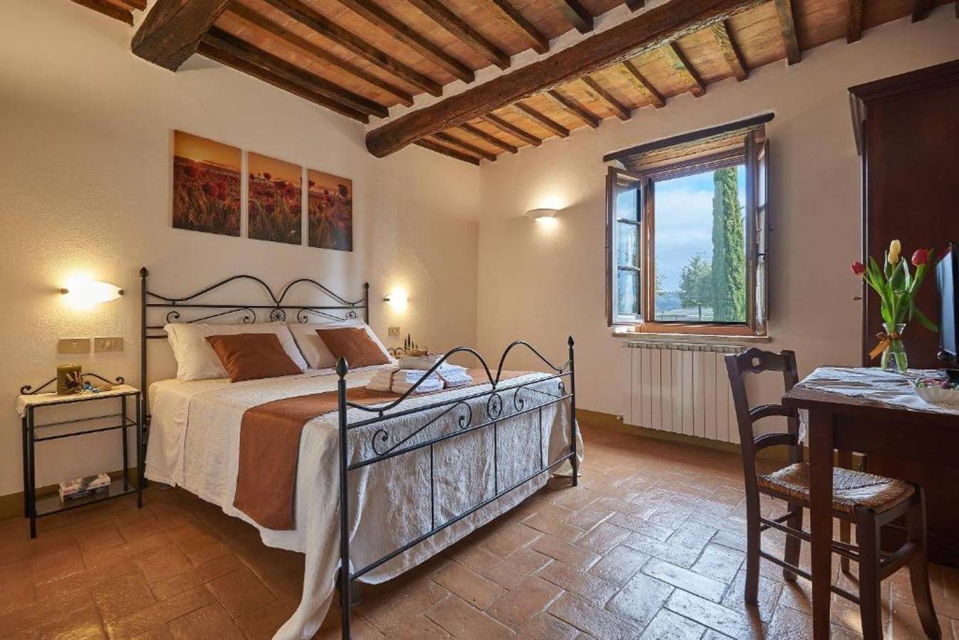 Entire apartment, Agriturismo Bonello Flat 3-Bedroom Apartment with Pool, Private Terrace and Wi-Fi in Pienza, Val d'Orcia