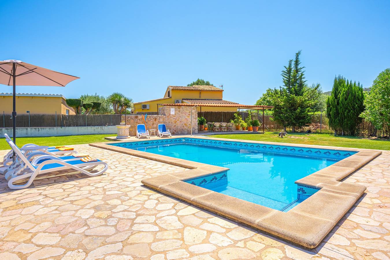 Rural Country House with Pool, Wi-Fi, Lawn and Veranda in Pollença, North Majorca