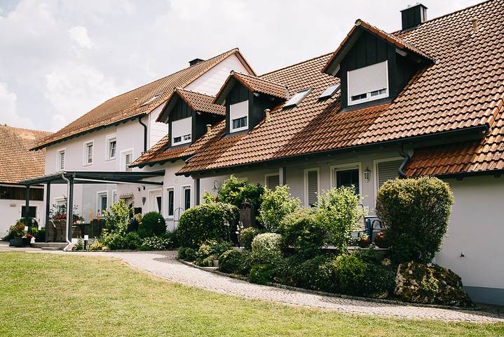 Bauernhof für 4 Personen, mit Balkon/Terrasse und Terrasse sowie Garten und Sauna im Altmühltal