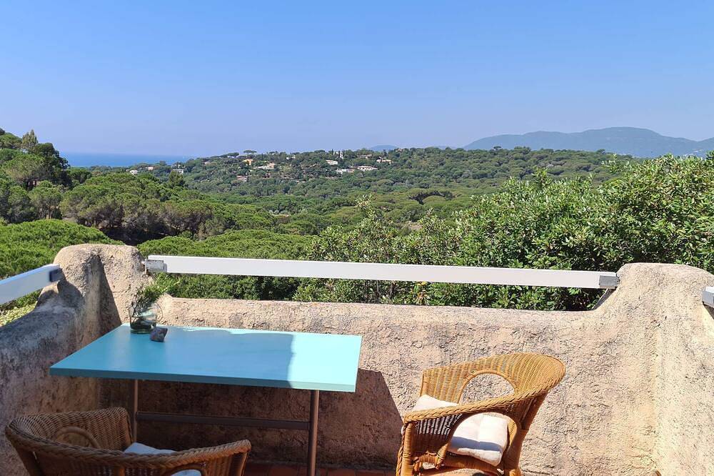 Ganze Wohnung, Gigaro - Mazet with panoramic sea view in Gigaro, La Croix-Valmer