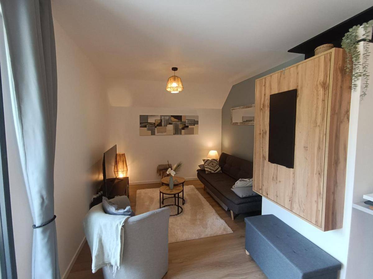 Appartement entier, Two-Bedroom Apartment in Mordelles, Région de Rennes