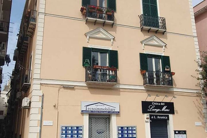 Holiday apartment for 8 people, with balcony - 1