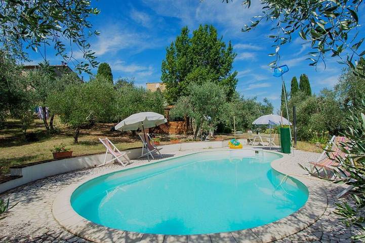 Agriturismo per 6 persone, con giardino, con animali domestici in Lajatico
