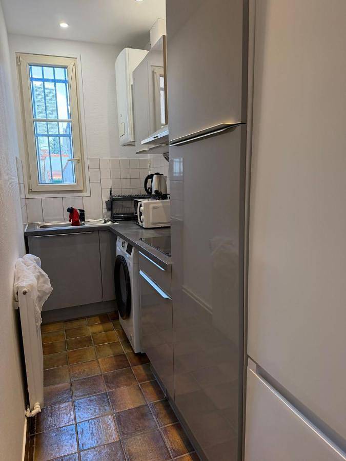 Appartement entier, Two-Bedroom Apartment in Fontenay-sous-Bois, Val-de-Marne