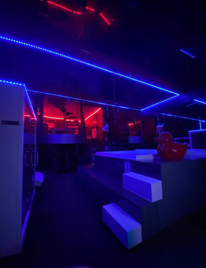 Location de vacances pour 2 personnes, avec jacuzzi et terrasse ainsi que jardin et sauna à Waterloo - 2