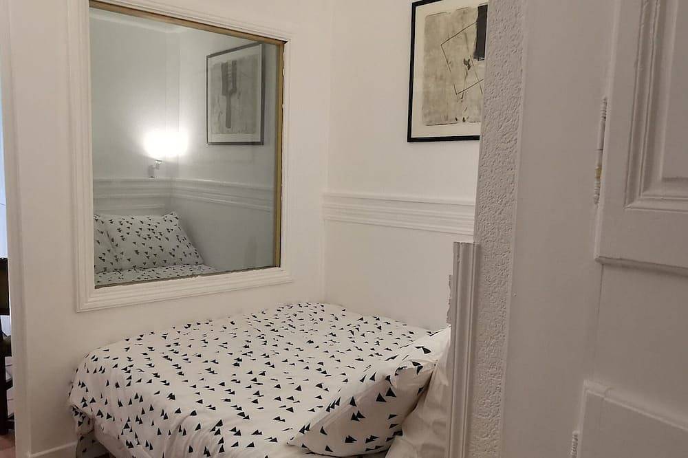 Entire apartment, Cozy Retreat in Puy-en-Velay with Private Courtyard and Wifi in Le Puy-en-Velay, Haute-Loire