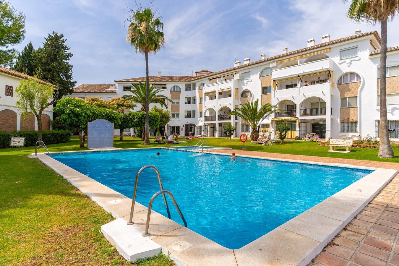 Ganze Wohnung, Ferienwohnung 'Puebla Lucia Fuengirola' mit Gemeinschaftspool, Wi-Fi und Klimaanlage in Fuengirola Zentrum, Fuengirola