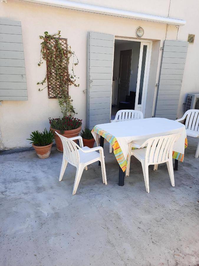 Double Room with Terrace in Fuveau, Côte méditerranéenne (France)