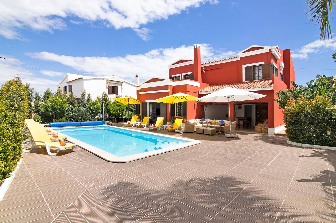 Villa 'Sunshine House' com piscina privada, Wi-Fi e ar condicionado in Faro, Ria Formosa