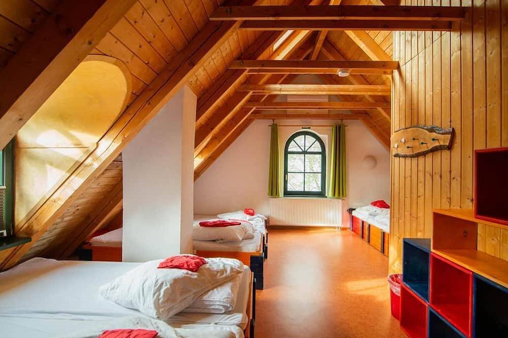 Wichtelpension - Ferienhaus, Bad, Wc, 4 oder mehr Schlafräume in Neukirch/Lausitz (Bautzen), Oberlausitz-Niederschlesien