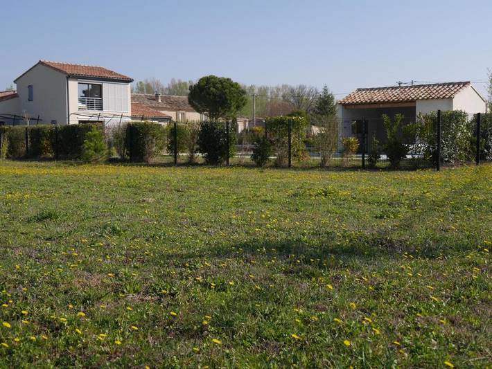 Location de vacances pour 4 personnes, avec piscine ainsi que jardin et vue à Maubec - 3