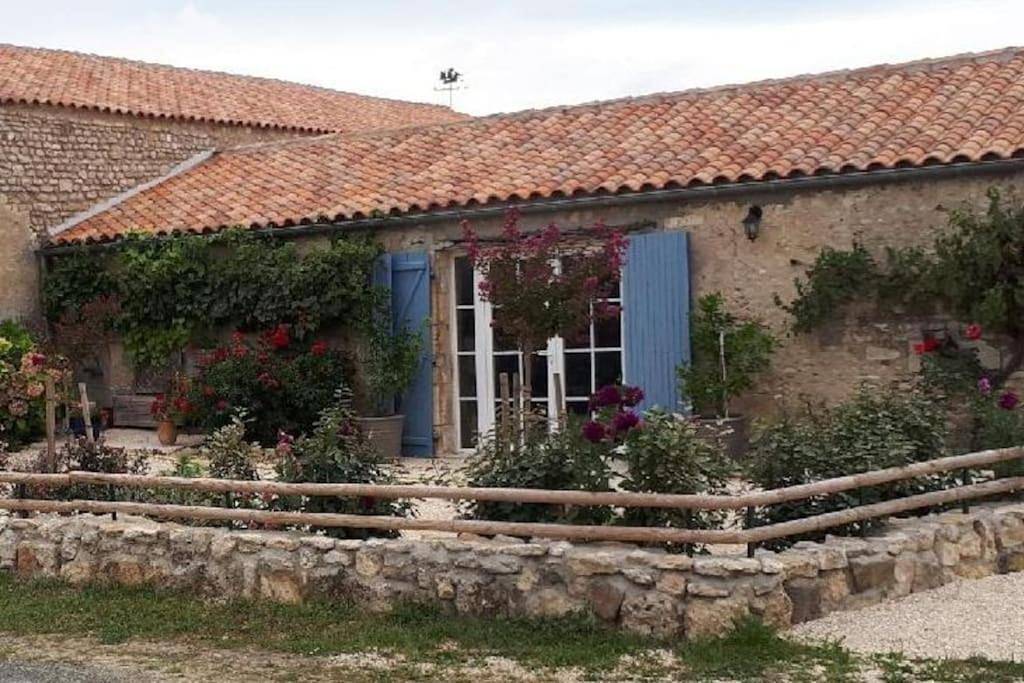 Appartement entier, One-Bedroom Apartment in Port-des-Barques, Région de Rochefort