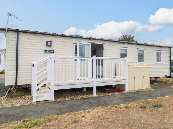 Glamping for 8 people, with Garden and Pool in Great Yarmouth