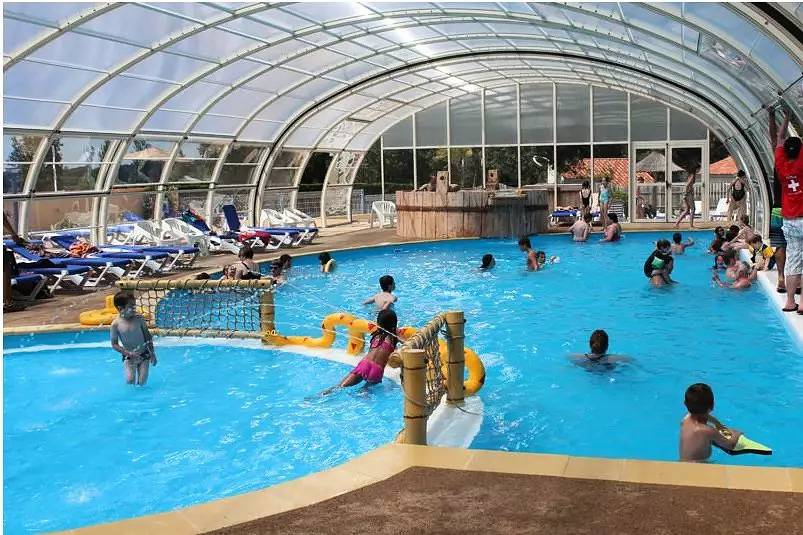 Mobil home 5 pièces 8/10 personnes in Givrand, Vallée de la Loire