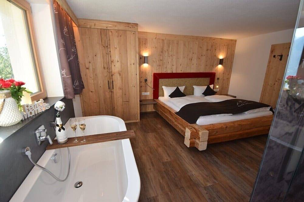 Comfort Chalet Mühle - Ski in/Ski out, Sauna-Jacuzzi - by \"wachterhof\" in Tuxer Alpen, Kaltenbach
