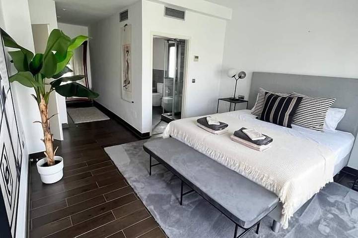 Luxurious villa (4 bedrooms) with heated pool for vacation and workation in La Cala de Mijas, Mijas