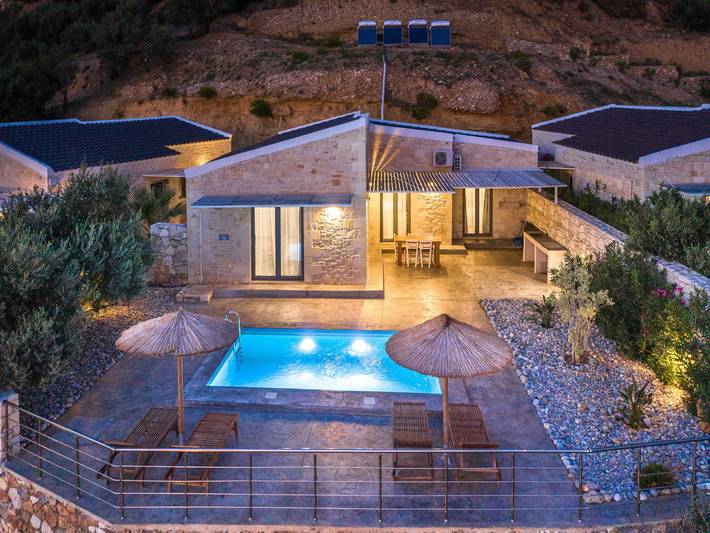 Ferienhaus für 5 Personen, mit Balkon und Terrasse sowie Garten und Pool