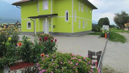 Ferienwohnung für 4 Personen, mit Garten und Balkon in Finkenstein am Faaker See