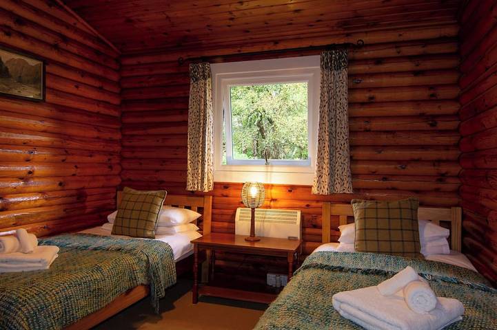 Self-Catering log cabin near Plockton and the Isle of Skye secluded, well equipped and dog friendly. in Highlands