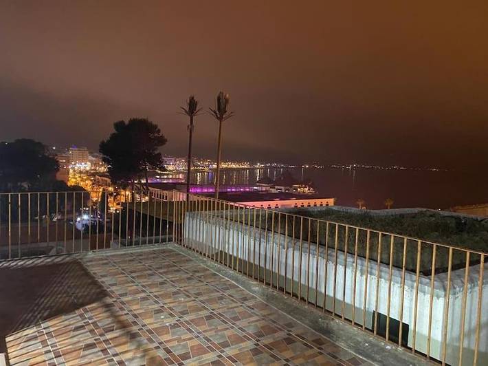 Chalet pour 5 personnes, avec vue ainsi que terrasse et piscine