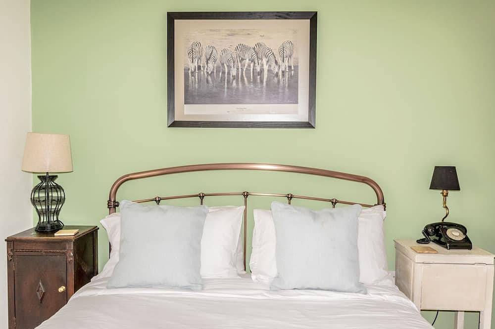 Pet friendly 2 Bed House Titchfield Village Centre in Fareham, Hampshire