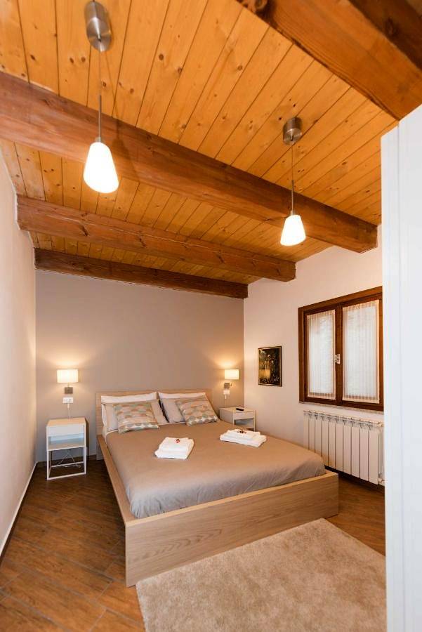 Gîte pour 4 personnes, avec Balcon ainsi que Terrasse et Vue à Serra San Bruno