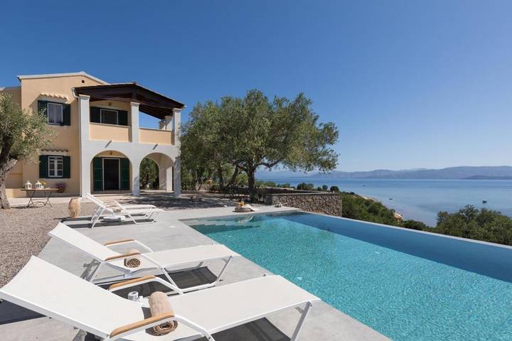 Villa voor 6 personen, with Balkon and Terras as well as Tuin and Zwembad in Kavos
