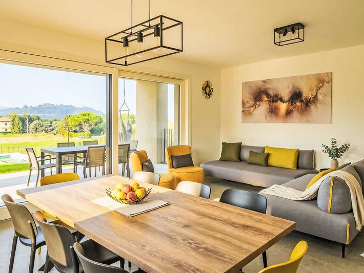 Ferienhaus für 9 Personen, mit Ausblick und Garten sowie Terrasse in Colico - 2