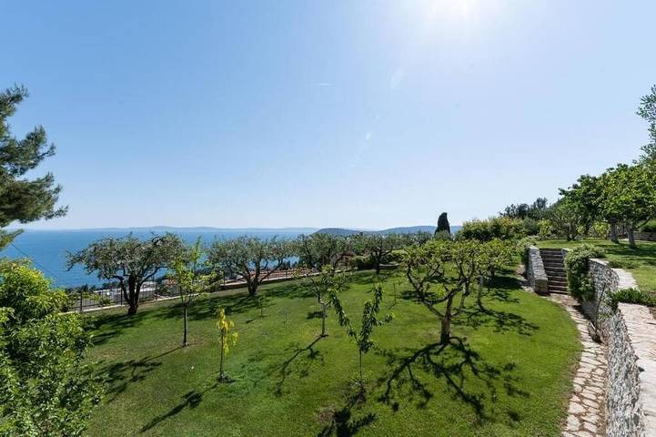 Villa Tomislav Split - Secluded Mediterranean hacienda in Plaža Ježinac, Split