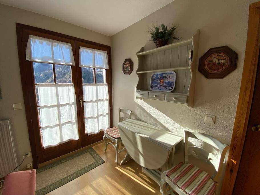 Appartement entier, Two-Bedroom Apartment with Mountain View in Formigal (Ski), Sallent de Gállego