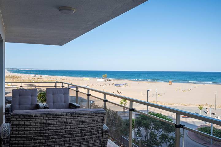 Ganze Wohnung, Ferienwohnung für 6 Personen mit Terrasse in Torredembarra, Costa Dorada