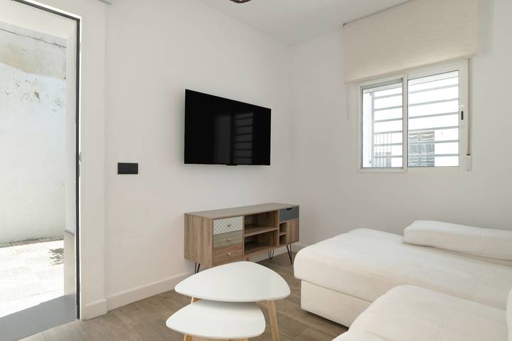 Entire apartment, Apartment 'Apartamentos Habana 1' with Air Conditioning in Playa Barbate, Barbate
