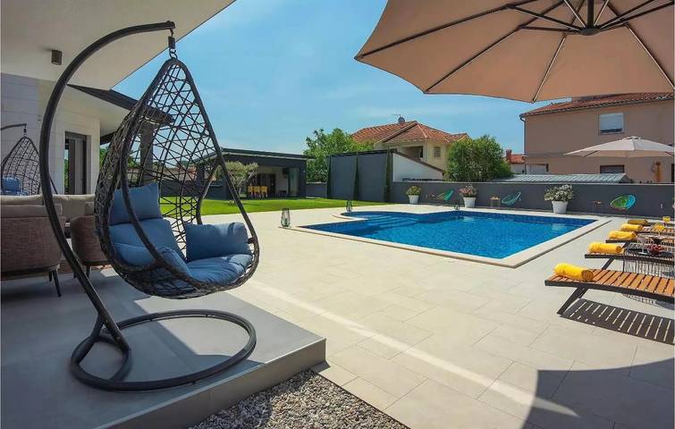 Moderne Villa D&v nahe den Stränden und der Arena in Pula-Medulin, Pula