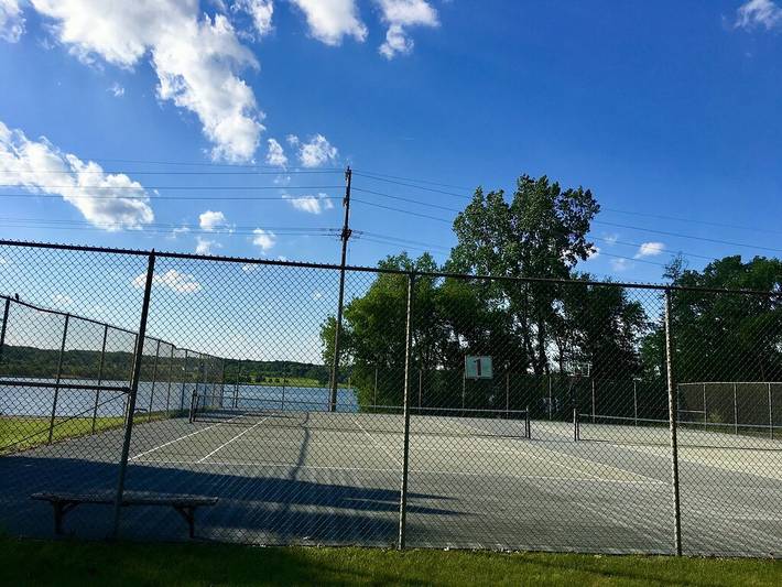 Vacation rental for 6 people, with pool and balcony as well as hot tub in Wisconsin