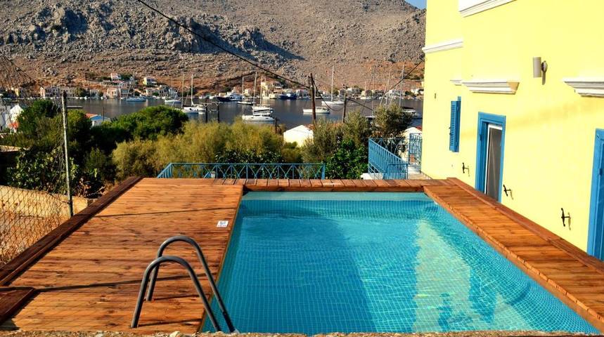 Location de vacances pour 13 personnes, avec piscine ainsi que vue et jardin, animaux acceptés dans Symi - 3