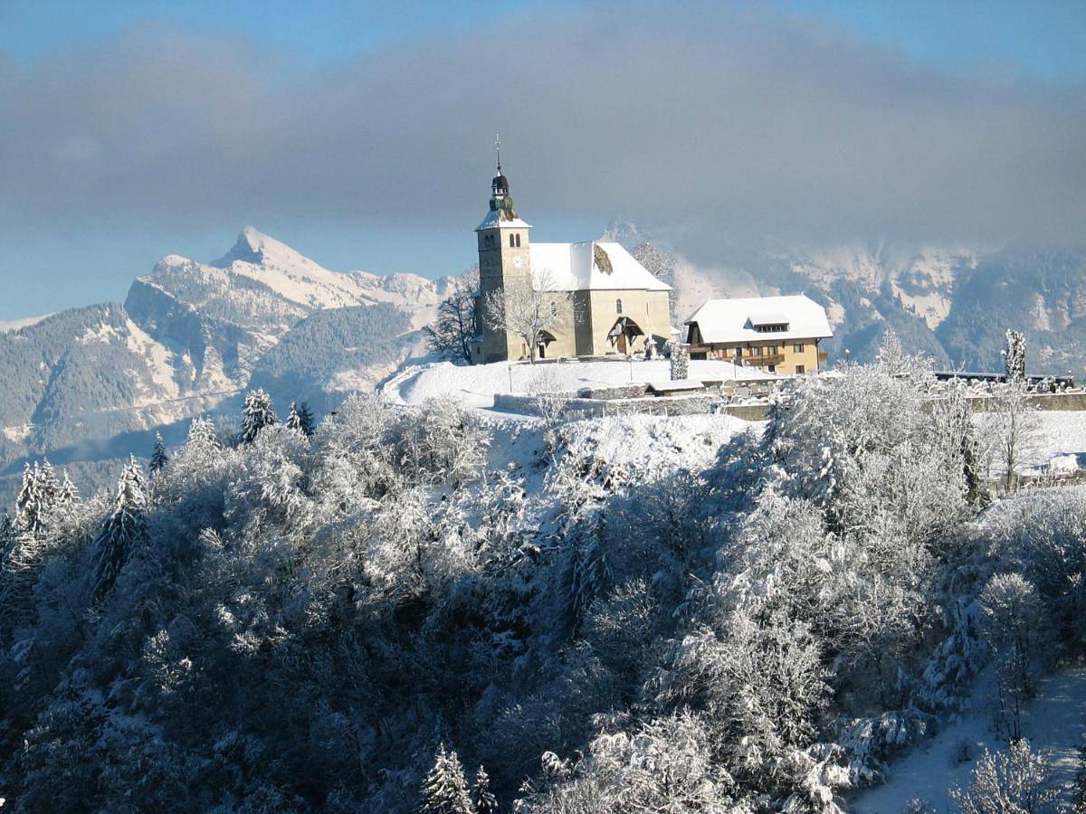 Appartement entier, Apartment with Mountain View in Mont-Saxonnex, Région de Bonneville