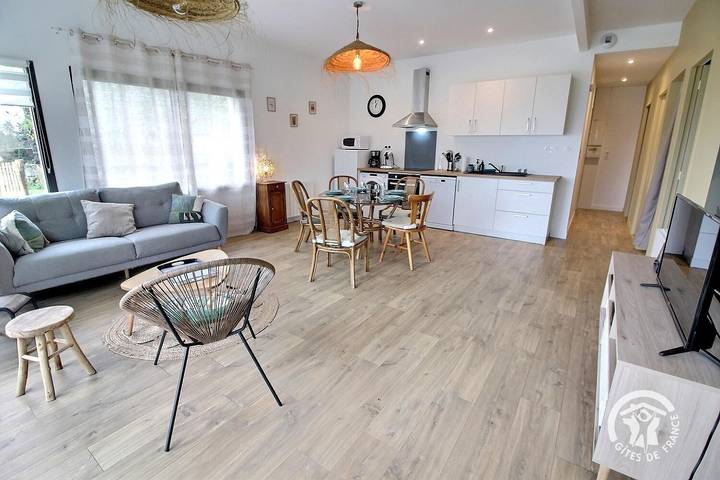 Gîte pour 5 personnes, avec terrasse et jardin, animaux acceptés