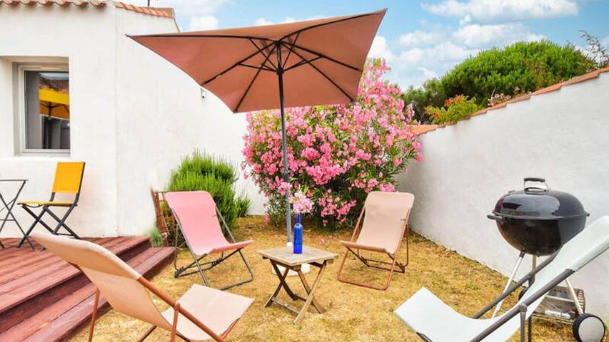 Gîte pour 8 personnes, avec jardin dans Plage De La Bosse L Epine