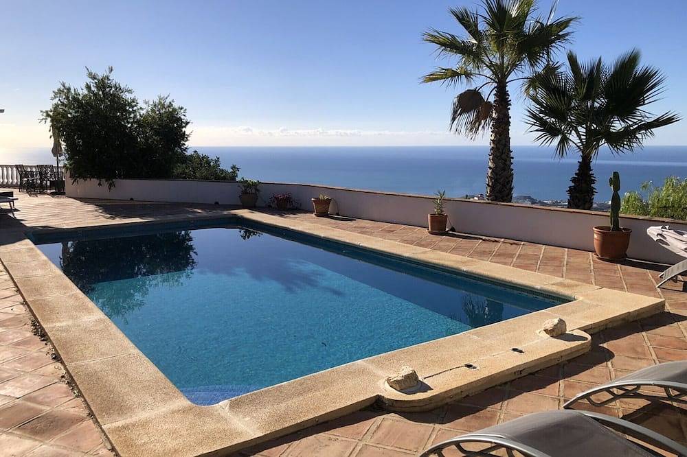 Casa Vista al Mar  mit atemberaubenden Blick auf Mittelmeer und Berge in Sayalonga, Cordillera Penibética