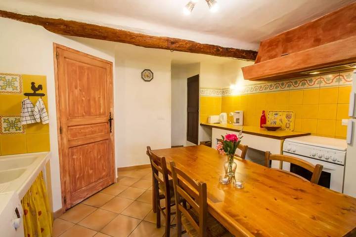 Location de vacances pour 6 personnes, avec piscine et terrasse à Flayosc - 3