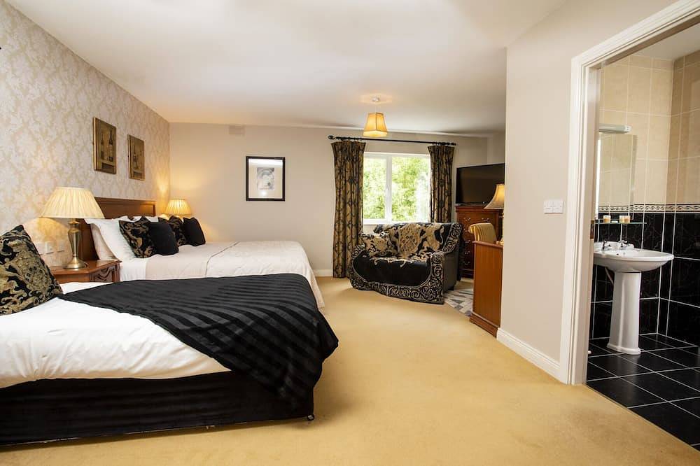 Luxury 15-Bed Manor | Sleeps 30+ | All Ensuite Rooms in Donegal, County Donegal
