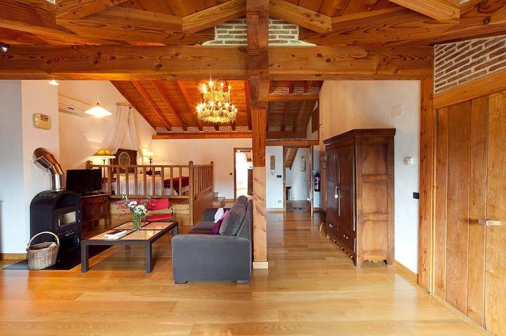 Haus mit Pool 8 Minuten vom Strand entfernt, kostenloses WLAN in Ea, Bizkaia