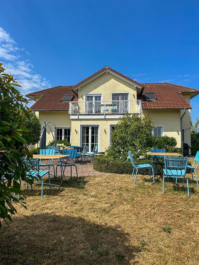 Villa für 8 Personen, mit Garten und Ausblick in Hessen