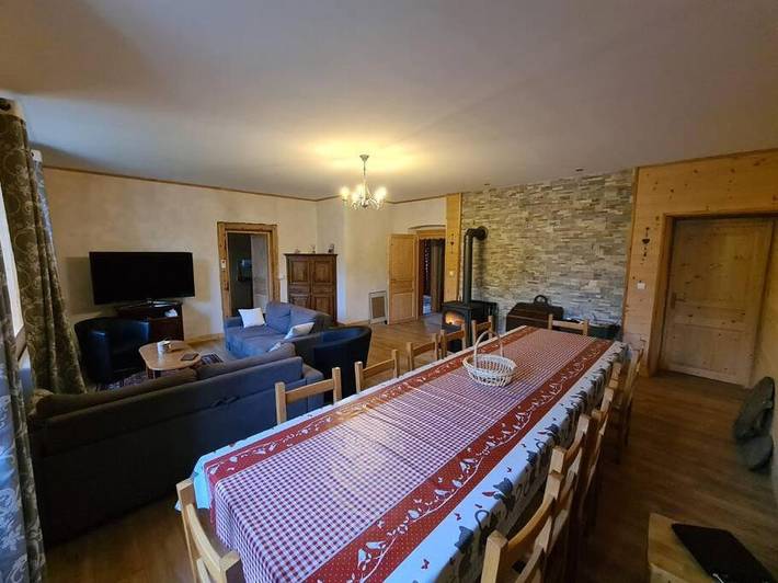 Location de vacances pour 11 personnes, avec vue et terrasse à Saint-Maurice-Crillat - 2