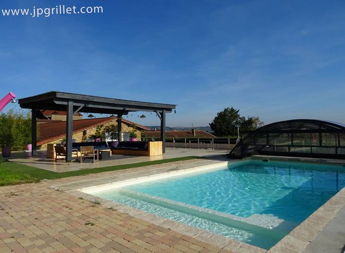Gîte pour 30 personnes, avec piscine ainsi que terrasse et jardin - 1