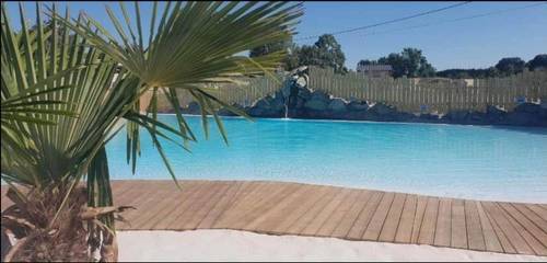 Gîte pour 5 personnes, avec piscine et jardin, animaux acceptés à Genouillé