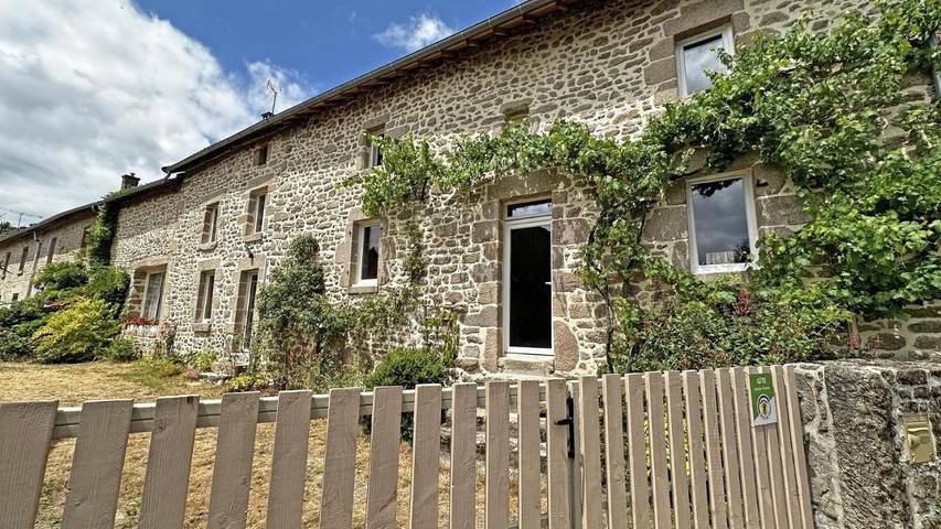 Location de vacances pour 10 personnes, avec jardin dans Jabreilles-les-Bordes