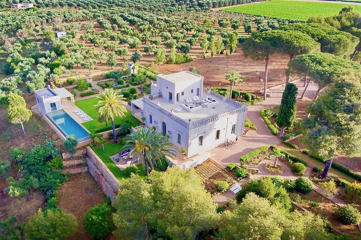 Ferienhaus für 12 Personen, mit Garten und Pool
