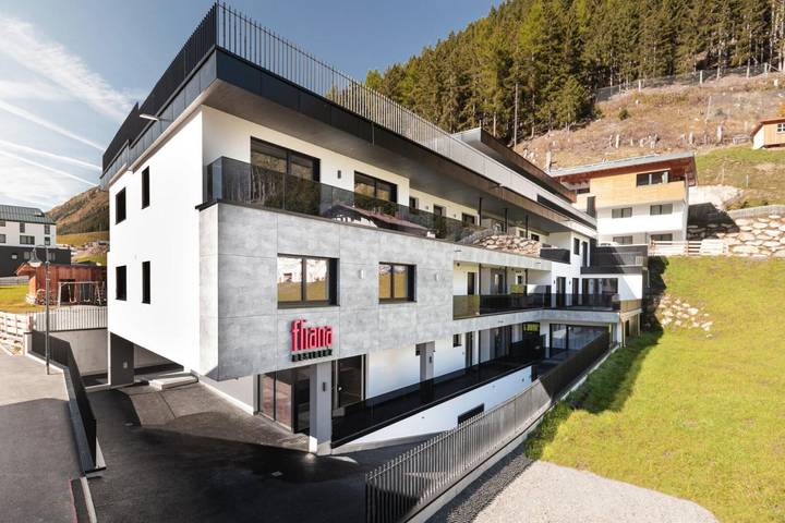 Ferienwohnung für 4 Personen, mit Balkon/Terrasse und Balkon sowie Terrasse und Sauna in Ischgl - 2